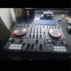 Traktor Kontrol S4 Mk3