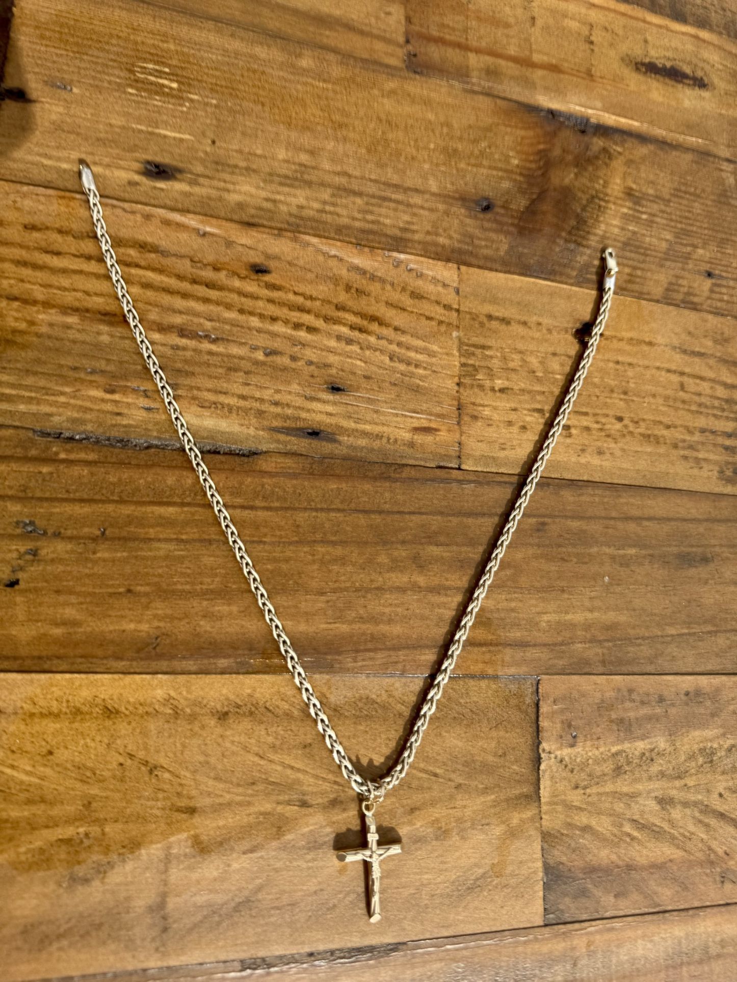 Gold Italian Chain w/ Crucifix Pendant – Beautiful & High Quality