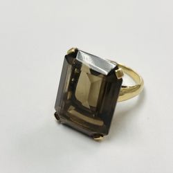 14K Yellow Gold Topaz Ring
