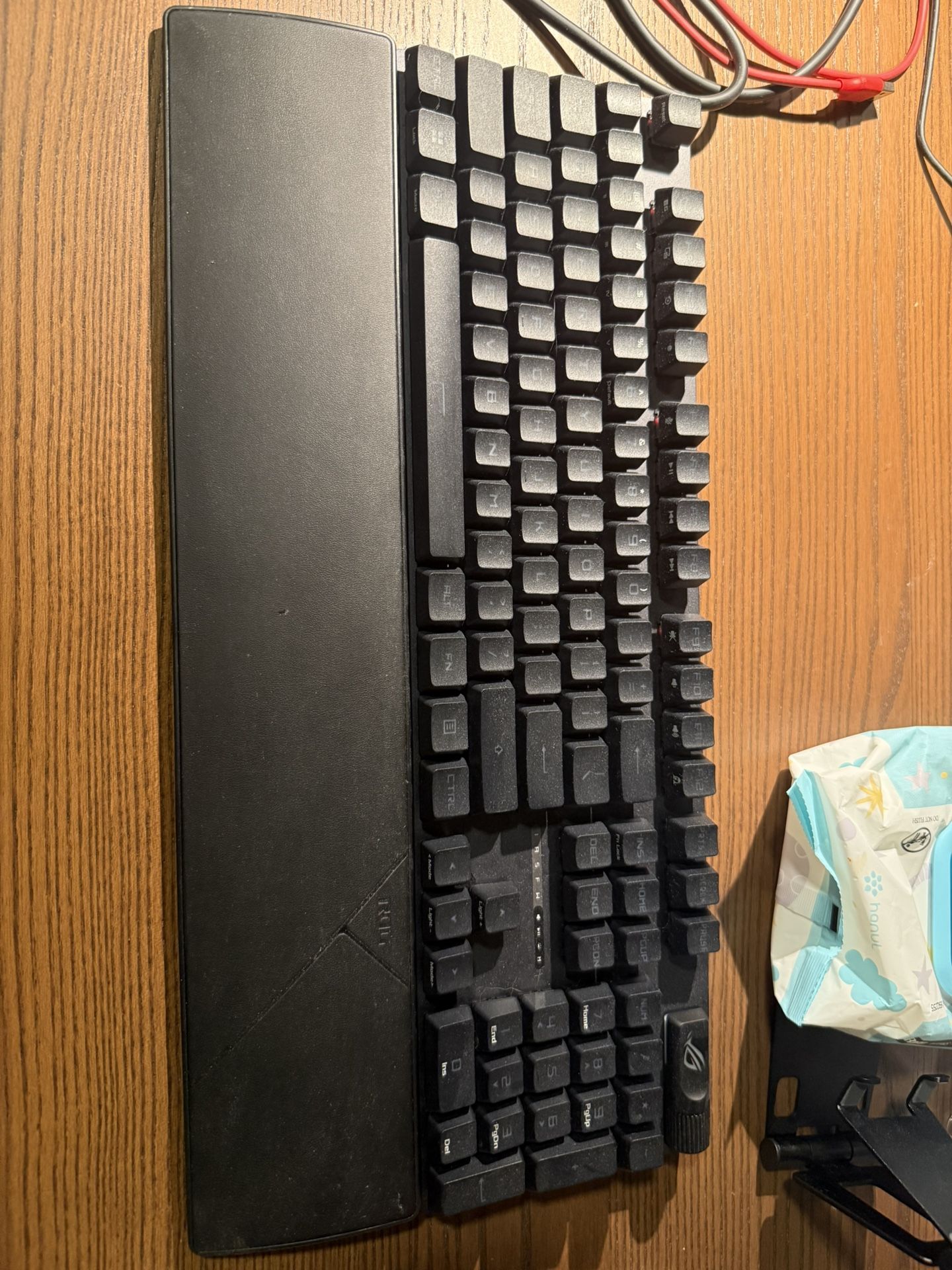 ASUS ROG Mechanical Gaming Keyboard – With Wrist Rest – Fully Functional