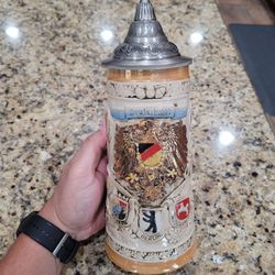 https://offerup.com/redirect/?o=R2VyLmFu Beer Stein
