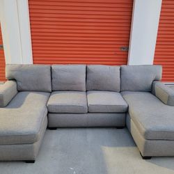 ARHAUS SECTIONAL GREY SECTIONAL😃😍Excellent Condition💯WashableCoushins🙂DONT WAIT🏃🏼‍♀️60%ff-OBO!