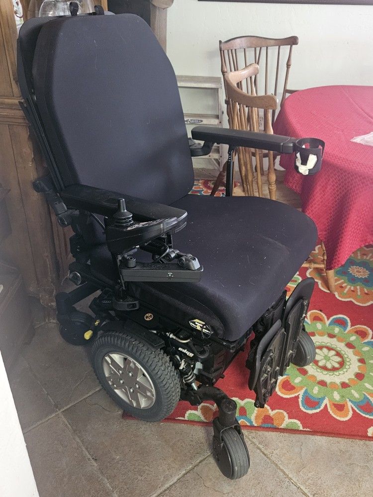 Electric Wheelchair. Like New