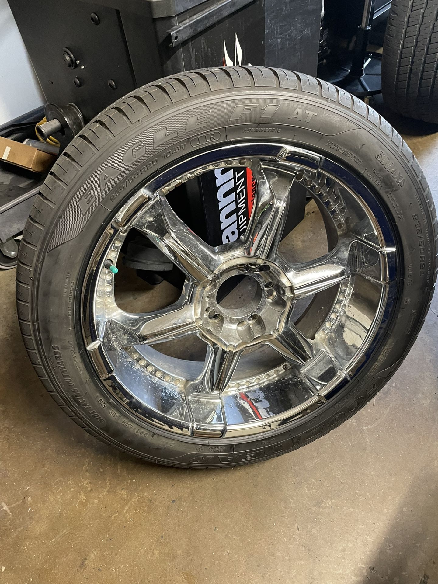 235 50 20 Goodyear Eagle F1