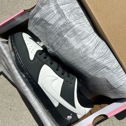 Nike SB Dunk Low Staple Panda Pigeon 