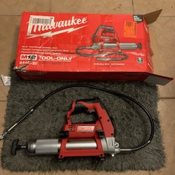 Milwaukee 2446-20 M12™ Cordless LITHIUM-ION Grease Gun (Bare-Tool)