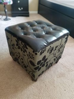 Cube ottoman