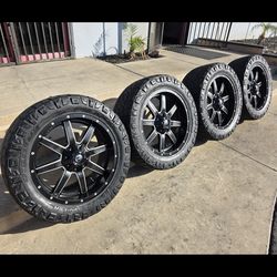22" FUEL MAVERICK rims w/ 35" Nitto Ridge Grappler tires