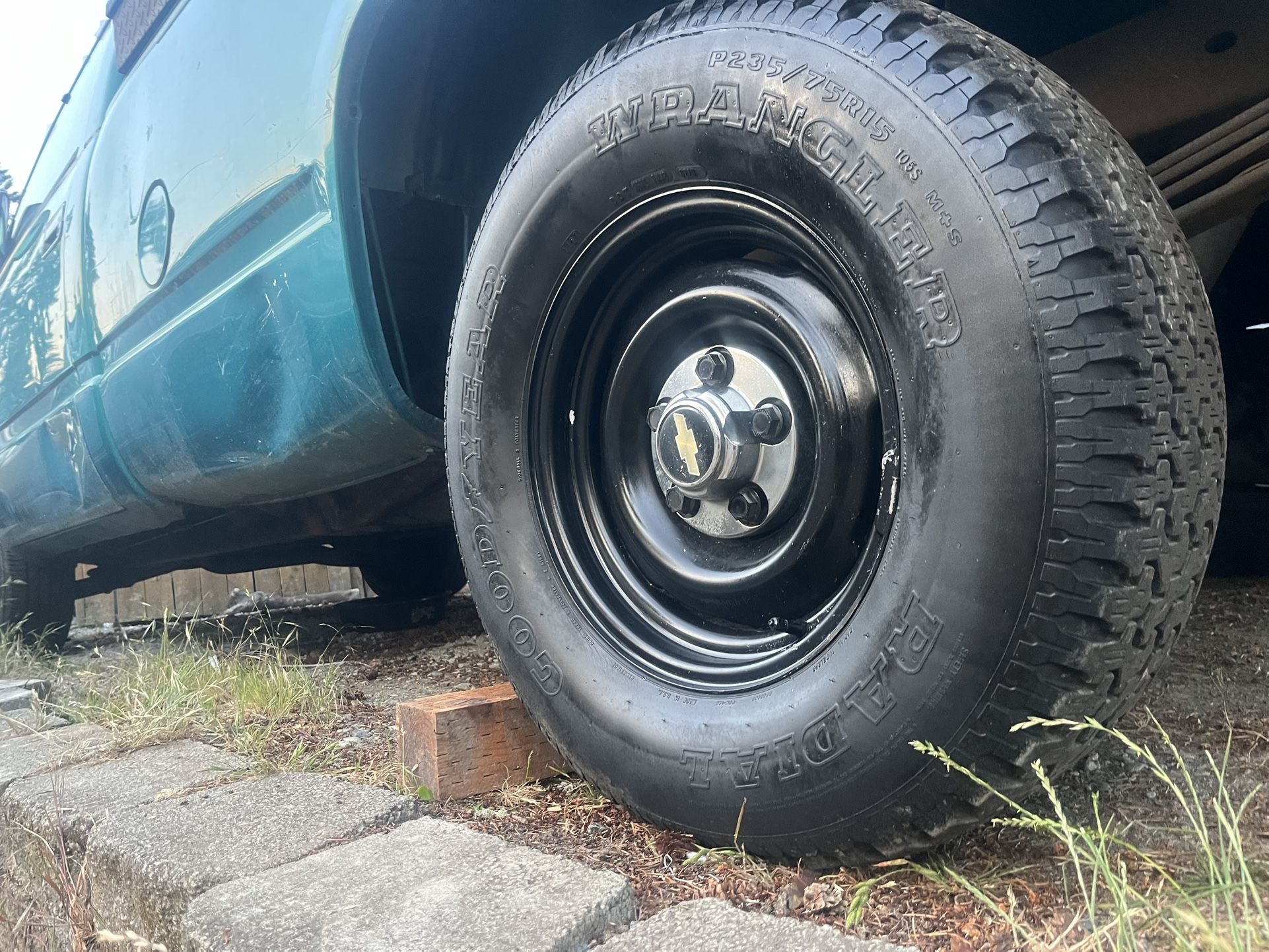 silverado 5 lug wheels and tires 15”