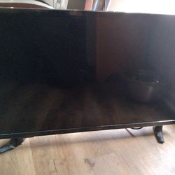 36 Inch Insignia TV For Parts Or Fixing