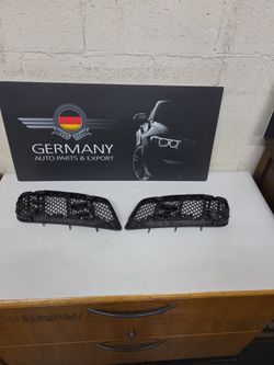 07-11 MERCEDES SL550 Front Lh LR Vent Grille A(contact info removed) OEM Used Lh And LR