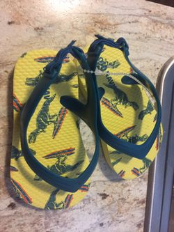 Size 5 flip flops