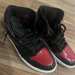 Jordan Patent leather bred size 9 vnds