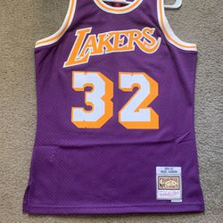 Throwback Lakers “Johnson” Jersey Size M