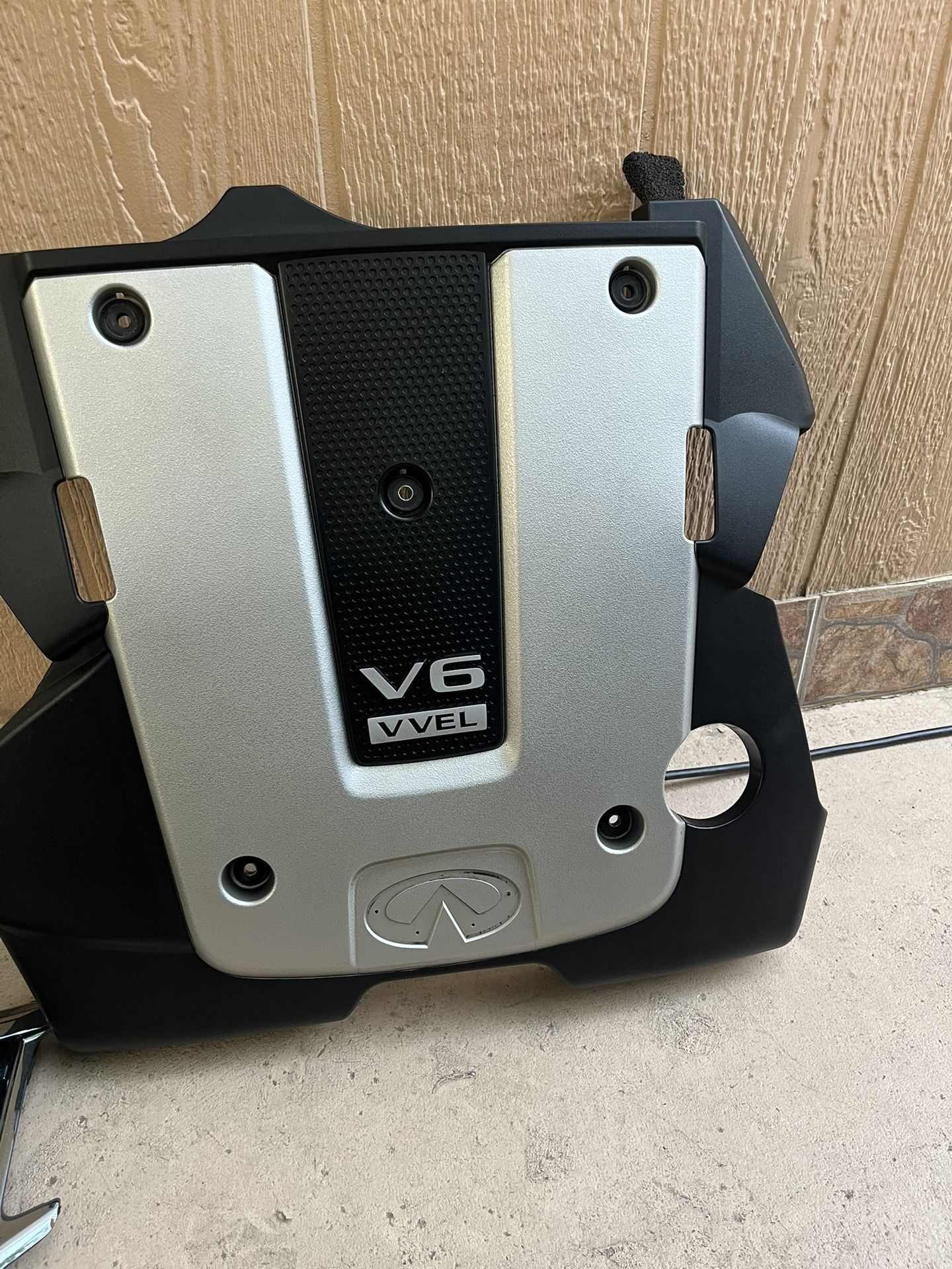 Infiniti G37 Engine Cover 