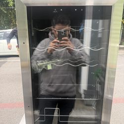 Kalamera Wine Cooler – Model KRC-68WS (Brand New)