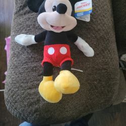  DISNEY JUNIOR MICKEY MOUSE  10"  WITH TAGS AN HANGING STUFF  $12.00