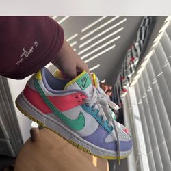Size 7 W Nike Dunk Low SE ‘Candy’ 