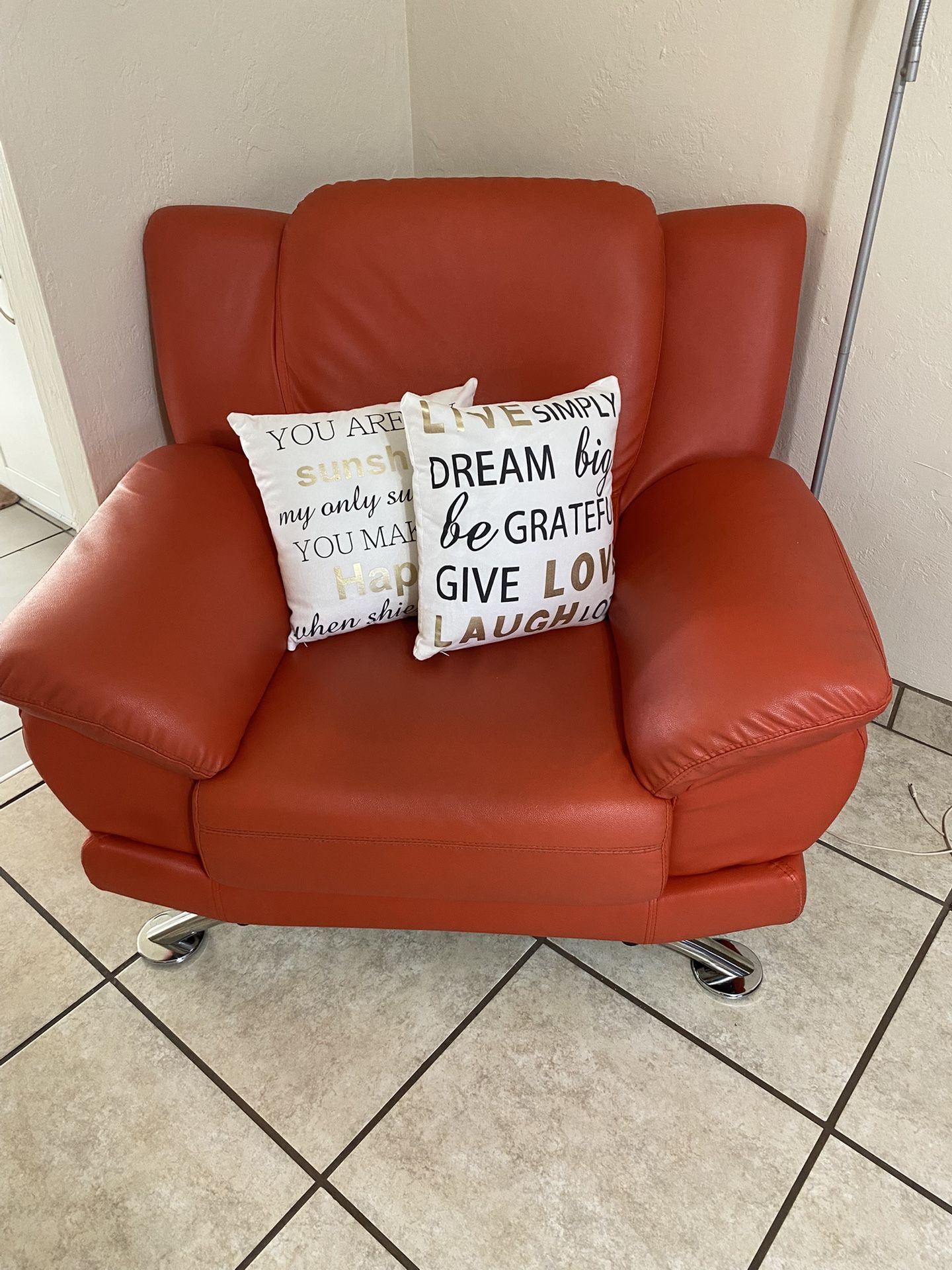 Sofa , Butaca Y Alfombra $500