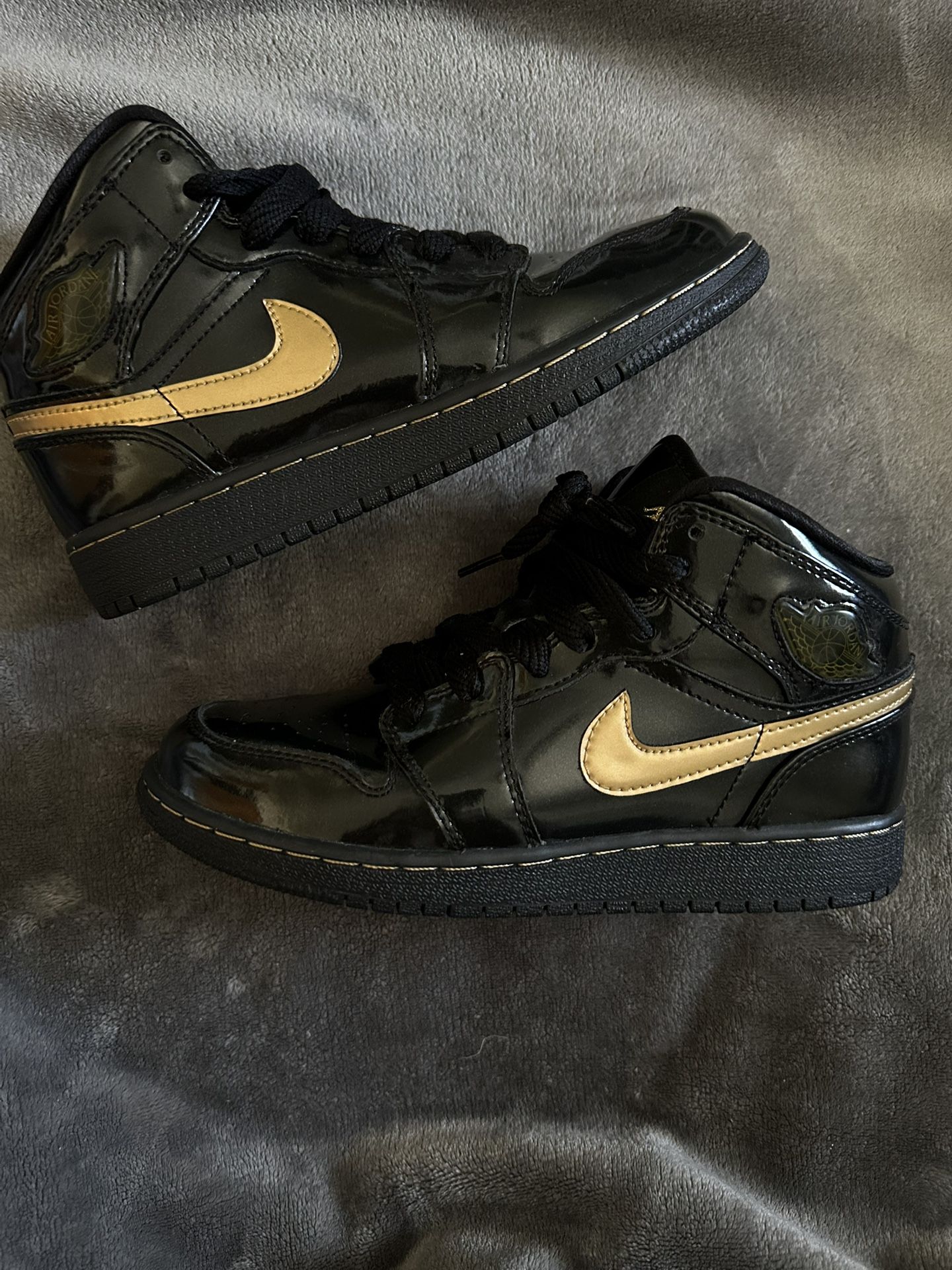 Air Jordan Phat GS Black Metallic Gold