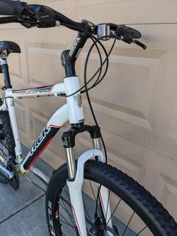 Trek 3 series sale 3700