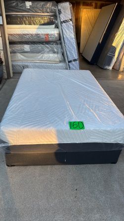 Full-size mattress and boxspring memory foam