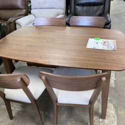 Table And Chairs 