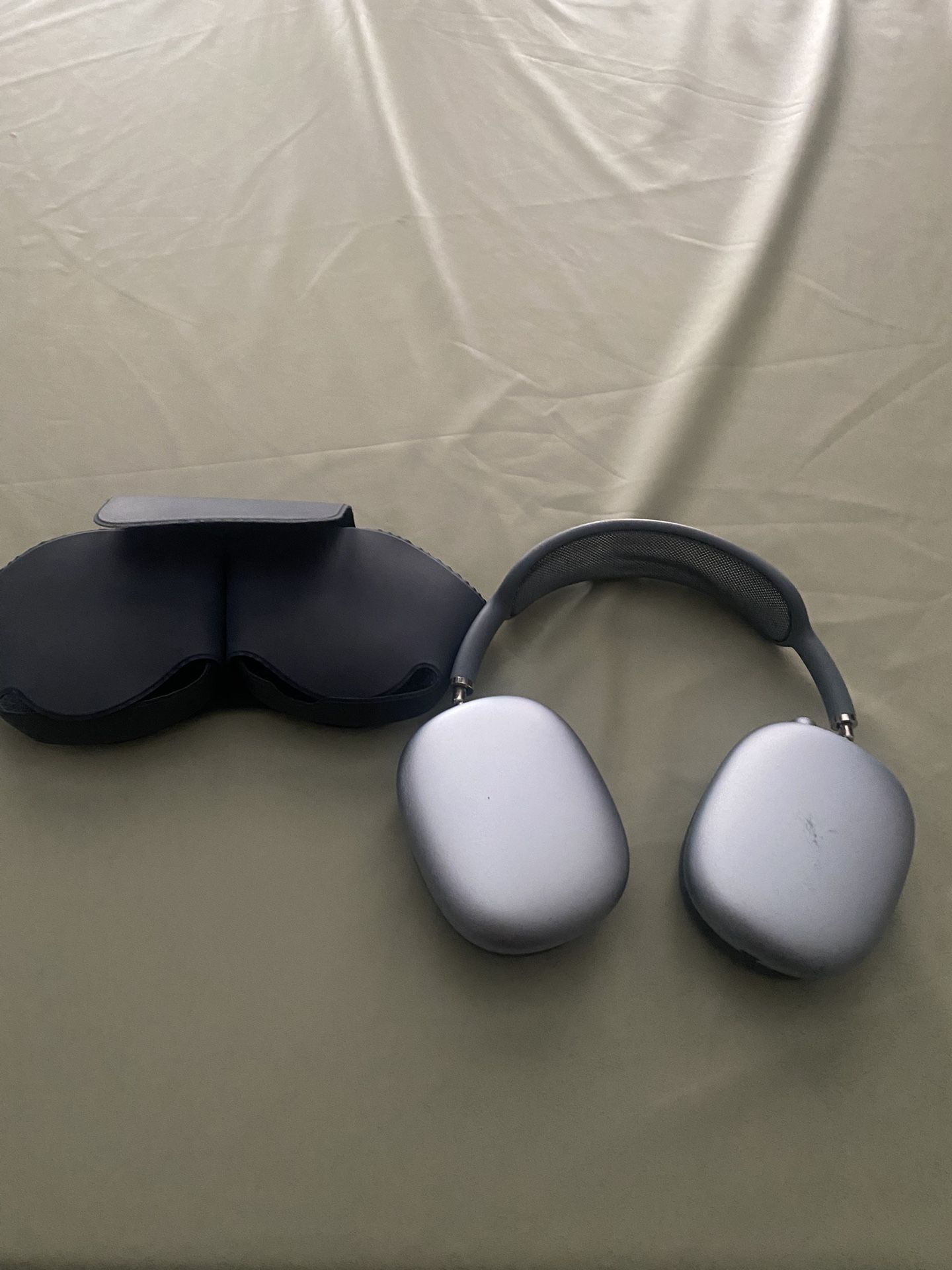 AirPod Pro Maxes