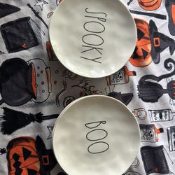 Rae Dunn Dessert Plates. 4 Count Each
