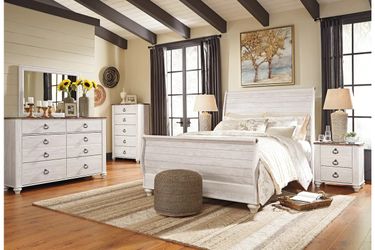 Ashley Willowton Sleigh Bed (Queen)