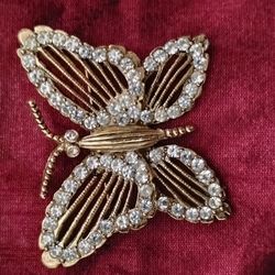 Pretty Vintage Butterfly Broach