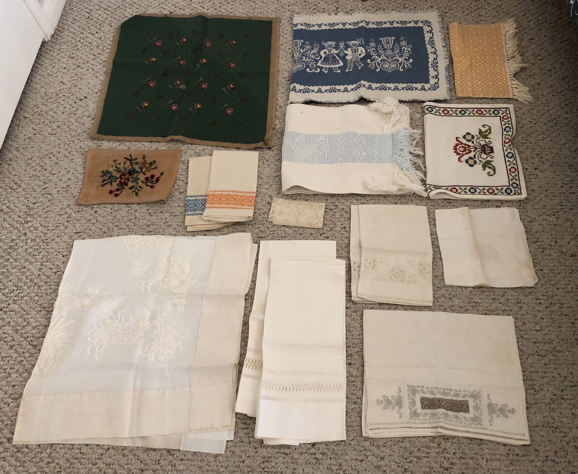 Antique/Retro Table Linens