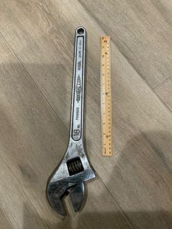 Large 18” Adjustable Wrench Diamond Tool & Horseshoe Co, Made in USA