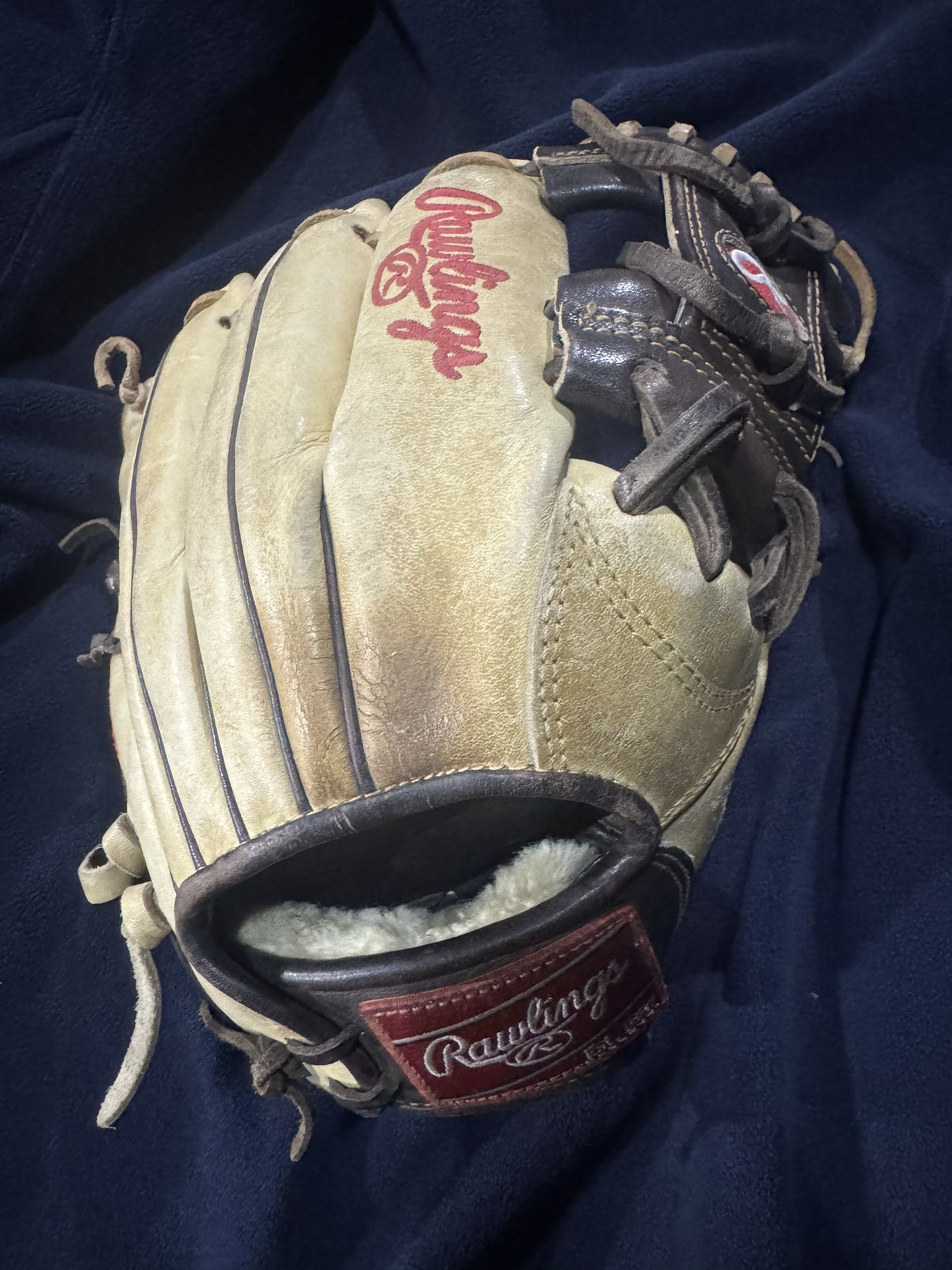 Rawlings Gold Glove 11.5”