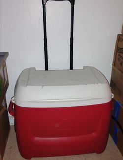 IGLOO COOLER ON WHEELS