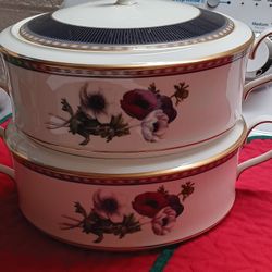 2 Beautiful  Dishes In Vintage Dishes In Cookie holders In Candy holders  In  Great Condition  
