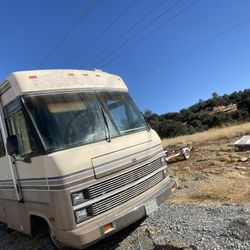 1988 Winnebago, 25 Foot Motorhome 