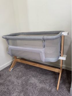 Newton baby bassinet