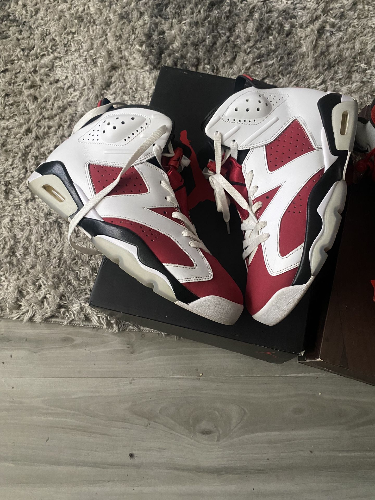 Carmine 6s 2022