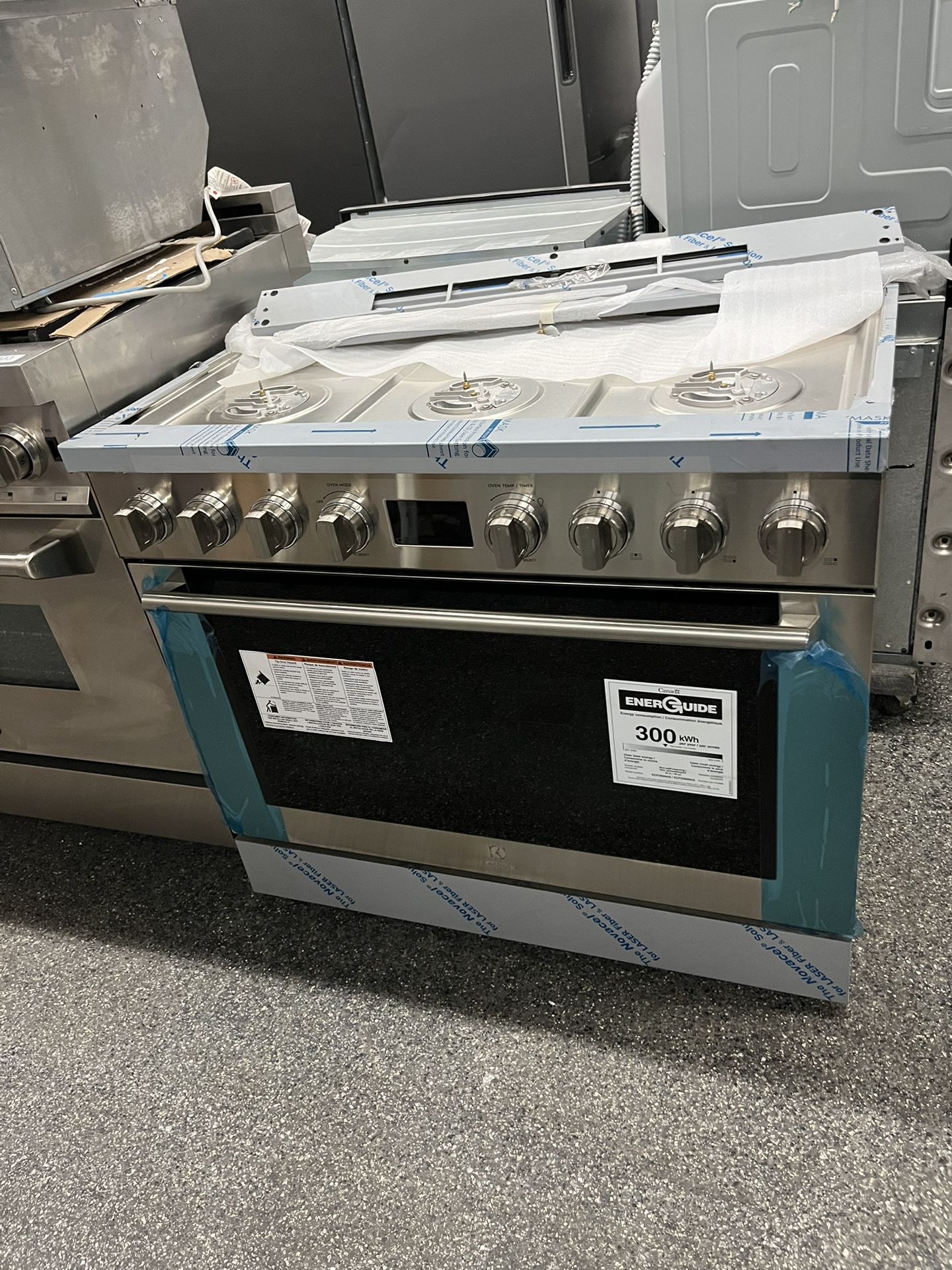 New Electrolux Stainless Steel 36” Range Stove Dual Fuel Six Burners