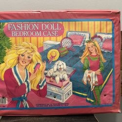 Vintage 1985 Tara Toy Fashion Doll Bedroom Barbie Doll Case Play Set 