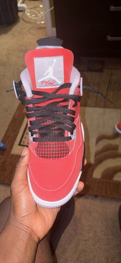 Jordan 4 Toro Bravos