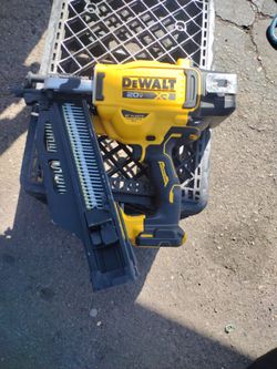 DeWalt 20v XR framing nailer 21 degrees
