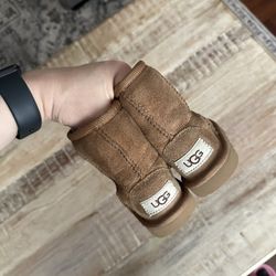 Toddler Uggs Size 6