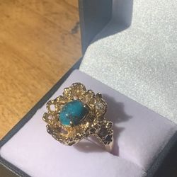 Unique 14k Gold Ring With Beautiful Stone
