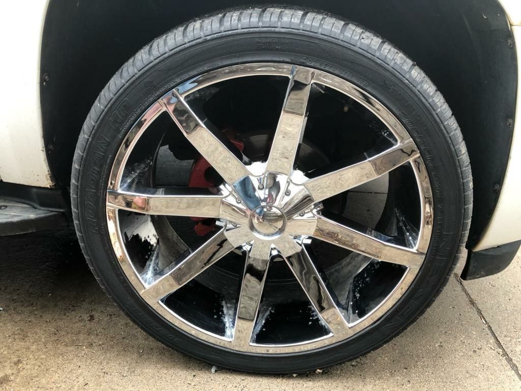 24 rim's Tahoe Chevrolet