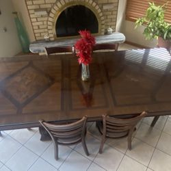 Dinning Room Table