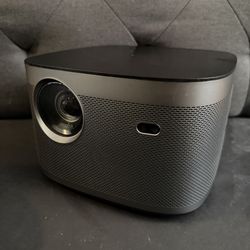 XGIMI HORIZON 1080p FHD Projector 4K with Stand Included