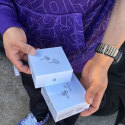 SEALED AIRPODS PRO 2 