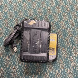 BATTERY, TOOLS-POWER DEWALT 20V XR 6AH BATTERY W/CHARGER DCB206